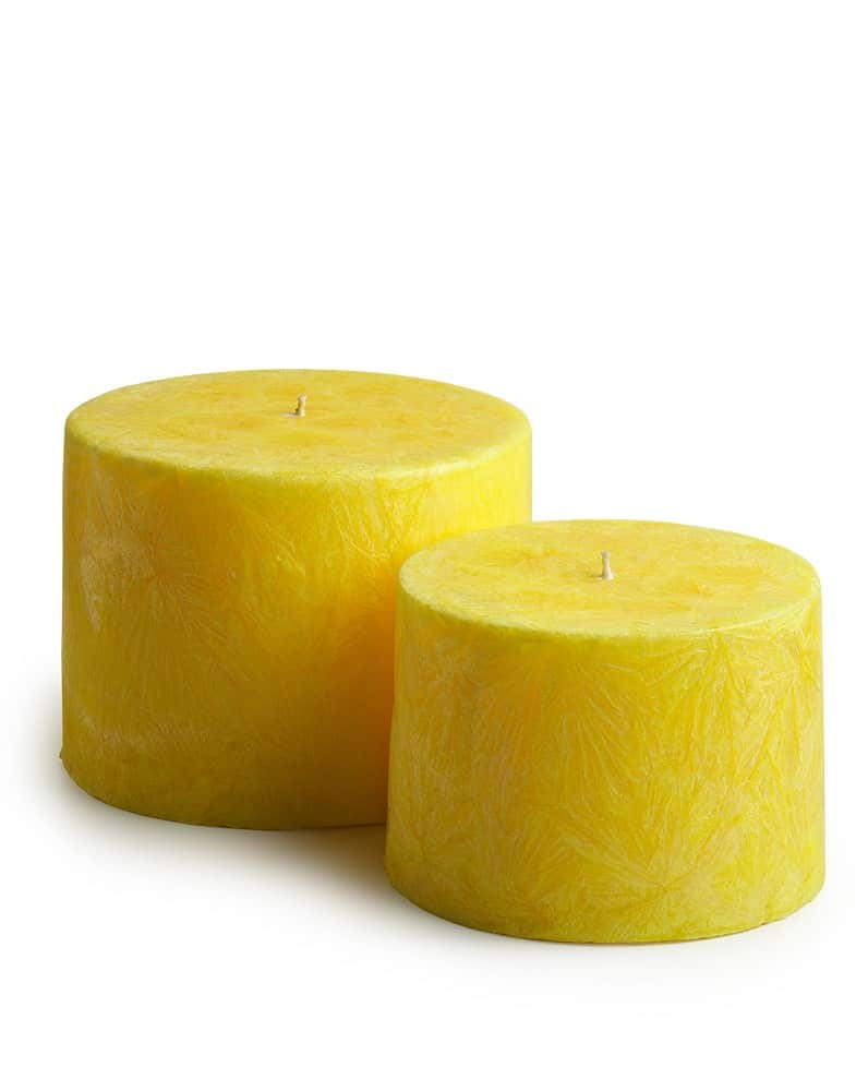شمعة نباتية صفراء معطرة
