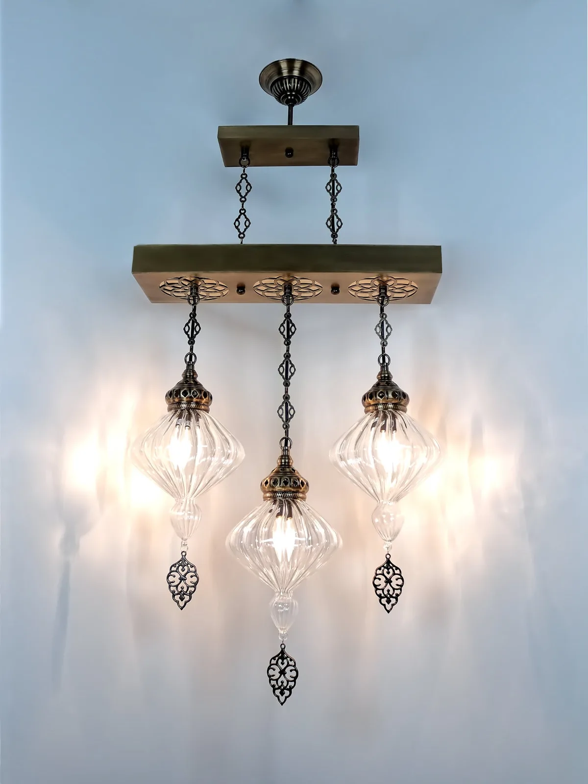 ثريا سقف زجاج Pyrex Glass Chandelier 3 Globe