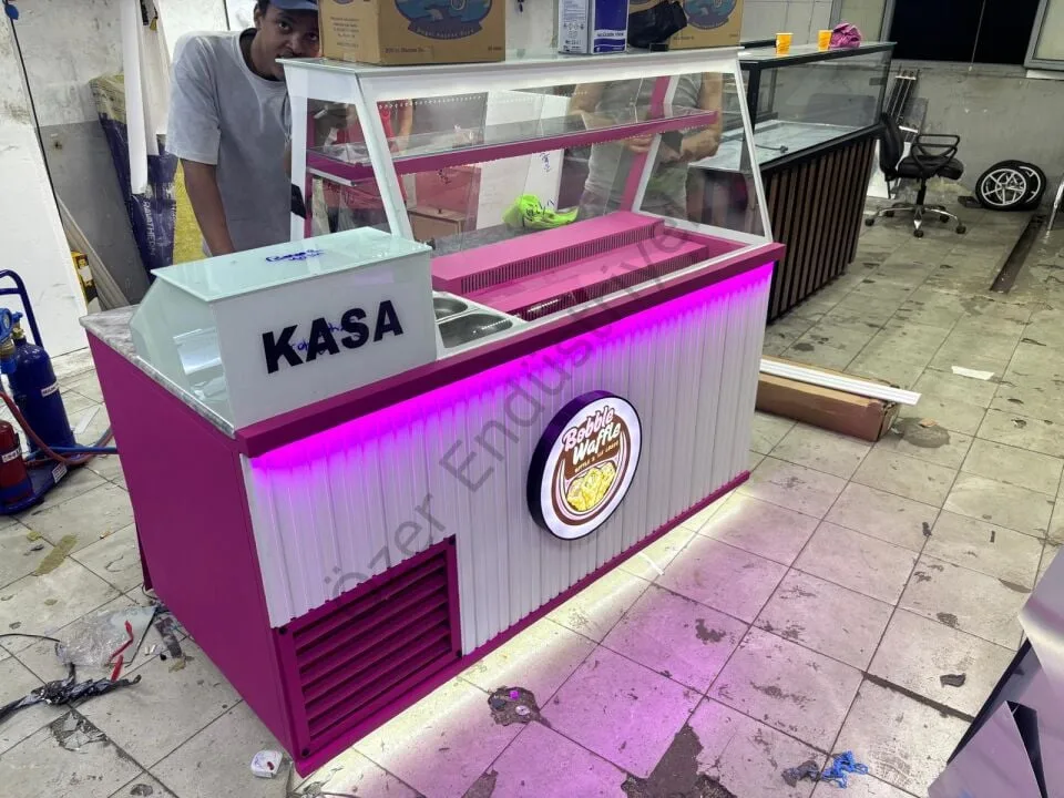 Waffle Display Cabinet 170 cm, refrigerated, with cashier counter