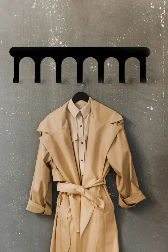Decorative Metal Wall-Mounted Towel Hanger