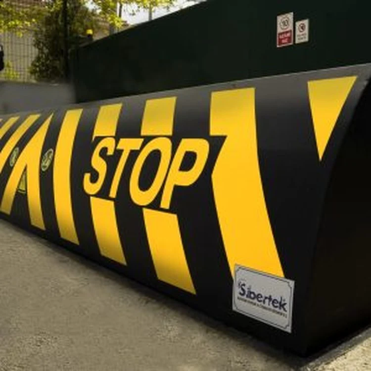 ROAD BLOCKER