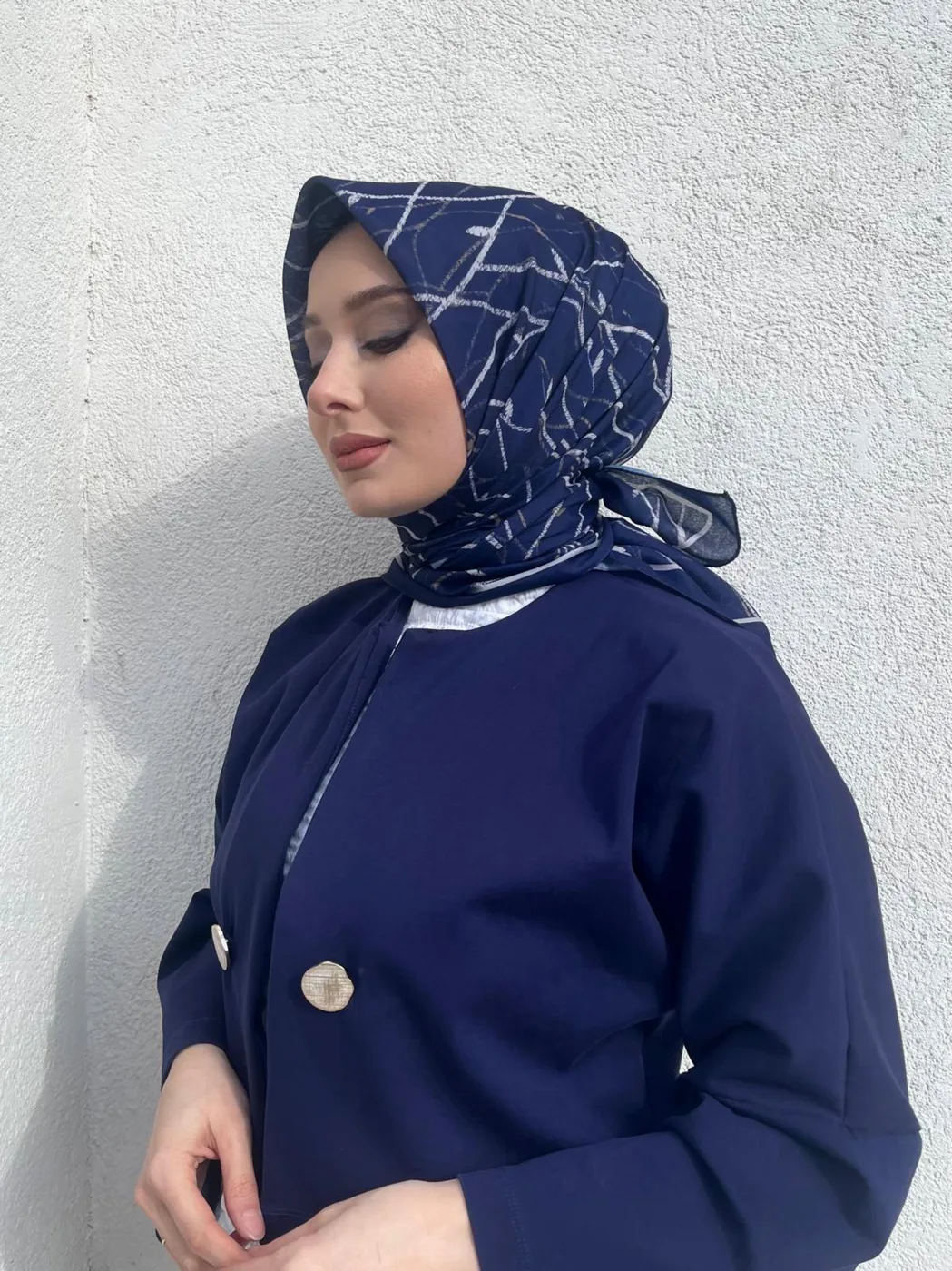 إيشارب ناعم بملمس قطني كحلي D-10