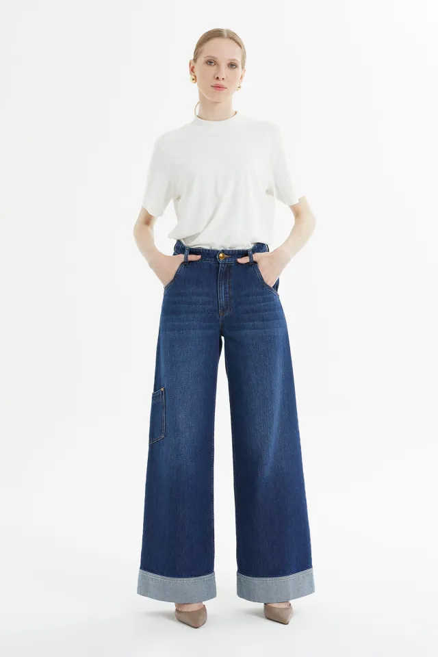 Wide Leg Cuffed Jeans