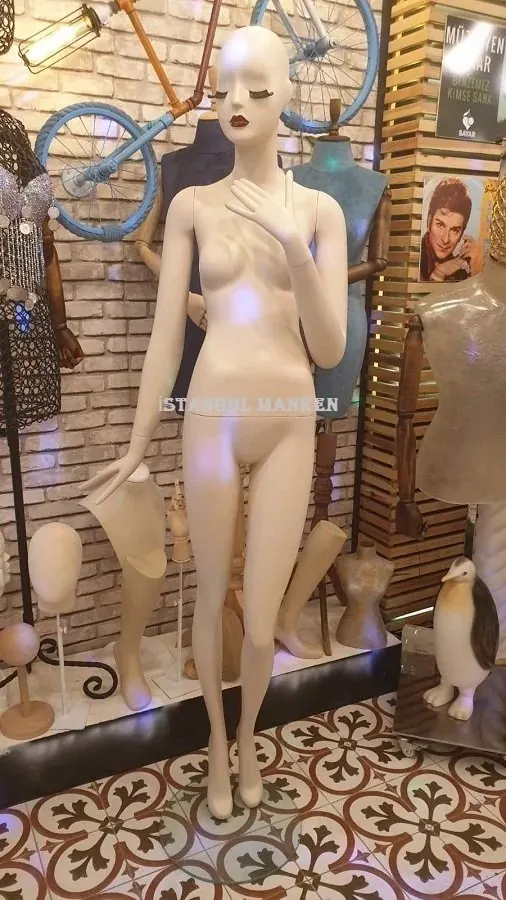 Deluxe Women's Display Mannequin