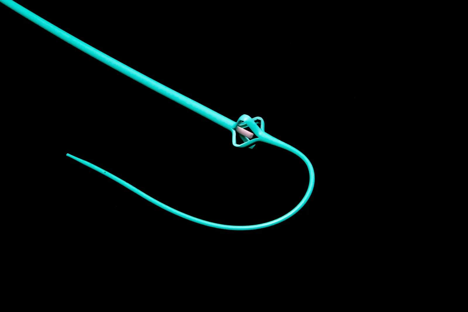 قسطرة ومجموعة نفروستومي MALECOT / RE-ENTRY MALECOT