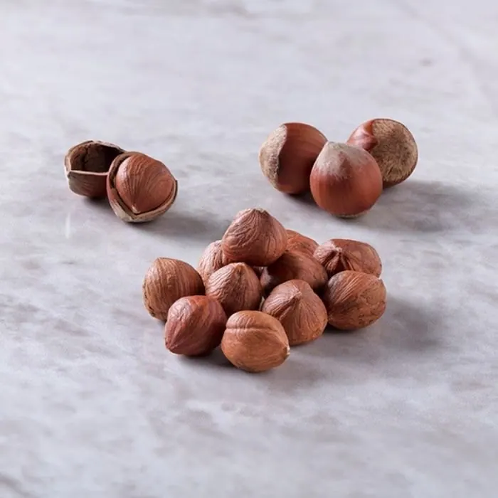 بندق مقشّر طبيعي