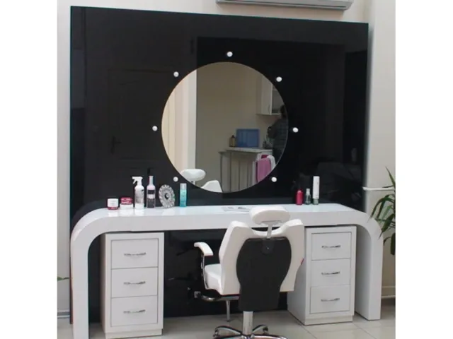 Women's Styling Station 406