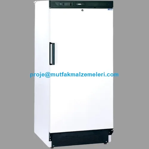 مبرد زجاجات بباب مصمت UGR-USS 220 DTK BK بسعة 136 لتر