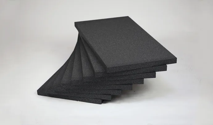 Izocam Manto Izopor Plus carbon-reinforced EPS board