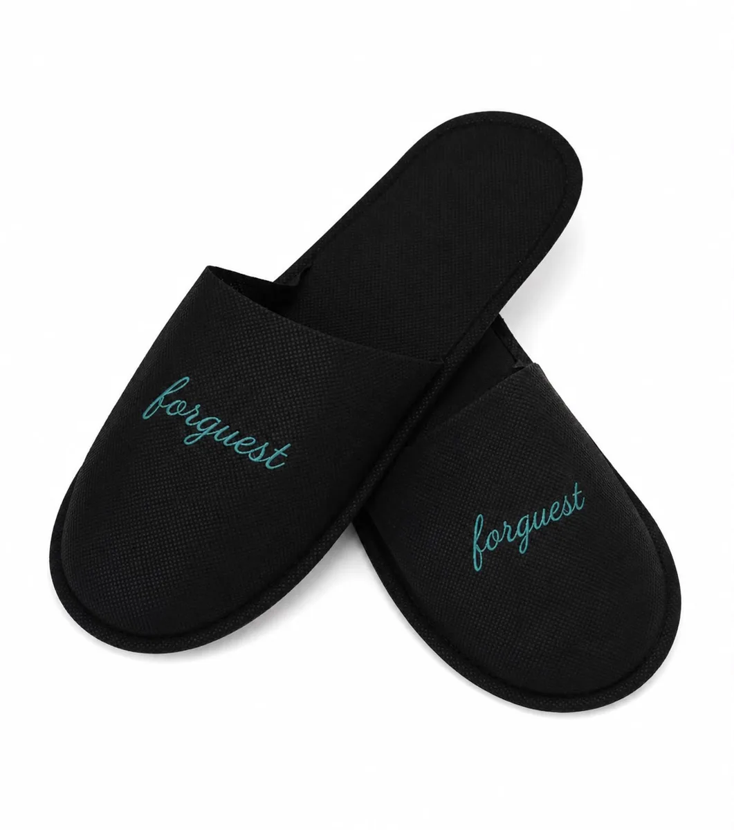 Closed-toe spa slippers printed with logo (250 pairs)
