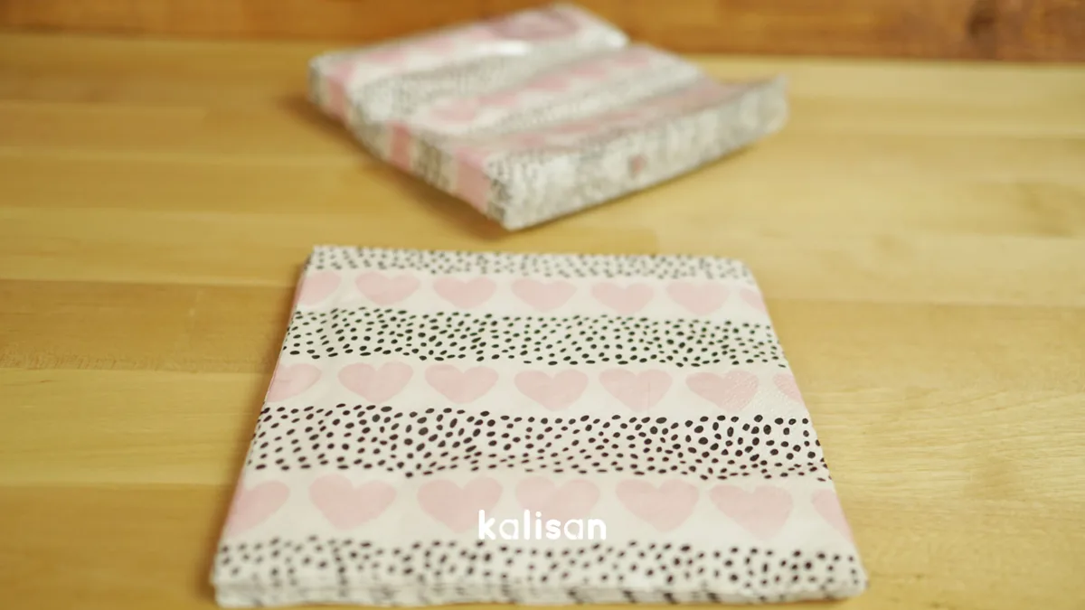 Heart and polka-dot paper napkins 33x33 cm, pack of 20