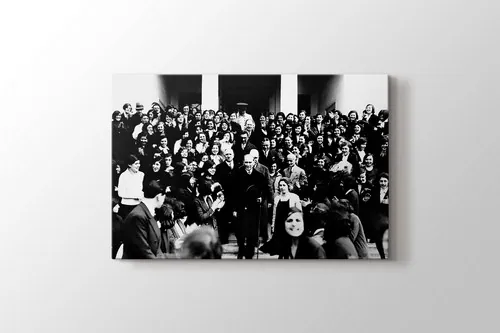 Ataturk Izmir Kiz Lisesi’nden ayrilirken 1 Subat 1931 canvas wall art
