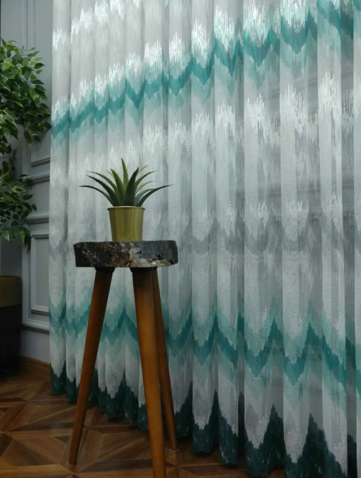 Patterned tulle curtain Harmony ZigZag