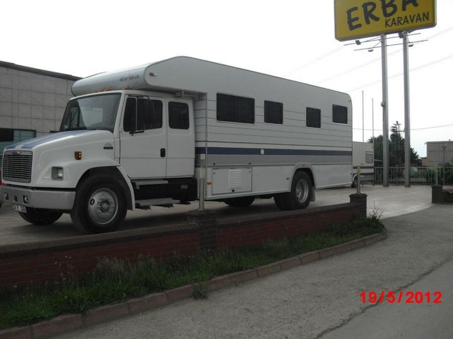 موتوكارافان Freightliner Trucks