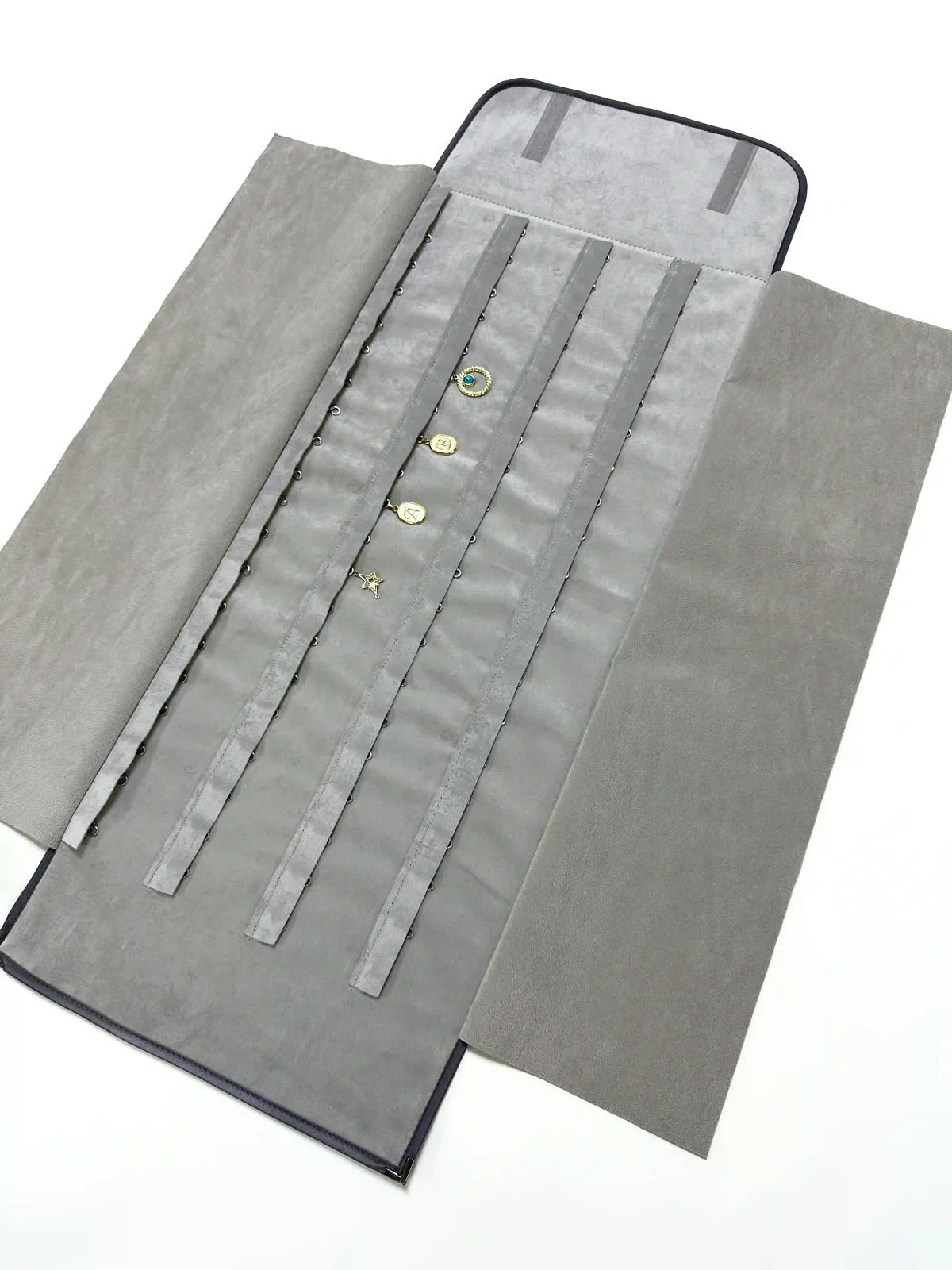 80-piece pendant roll