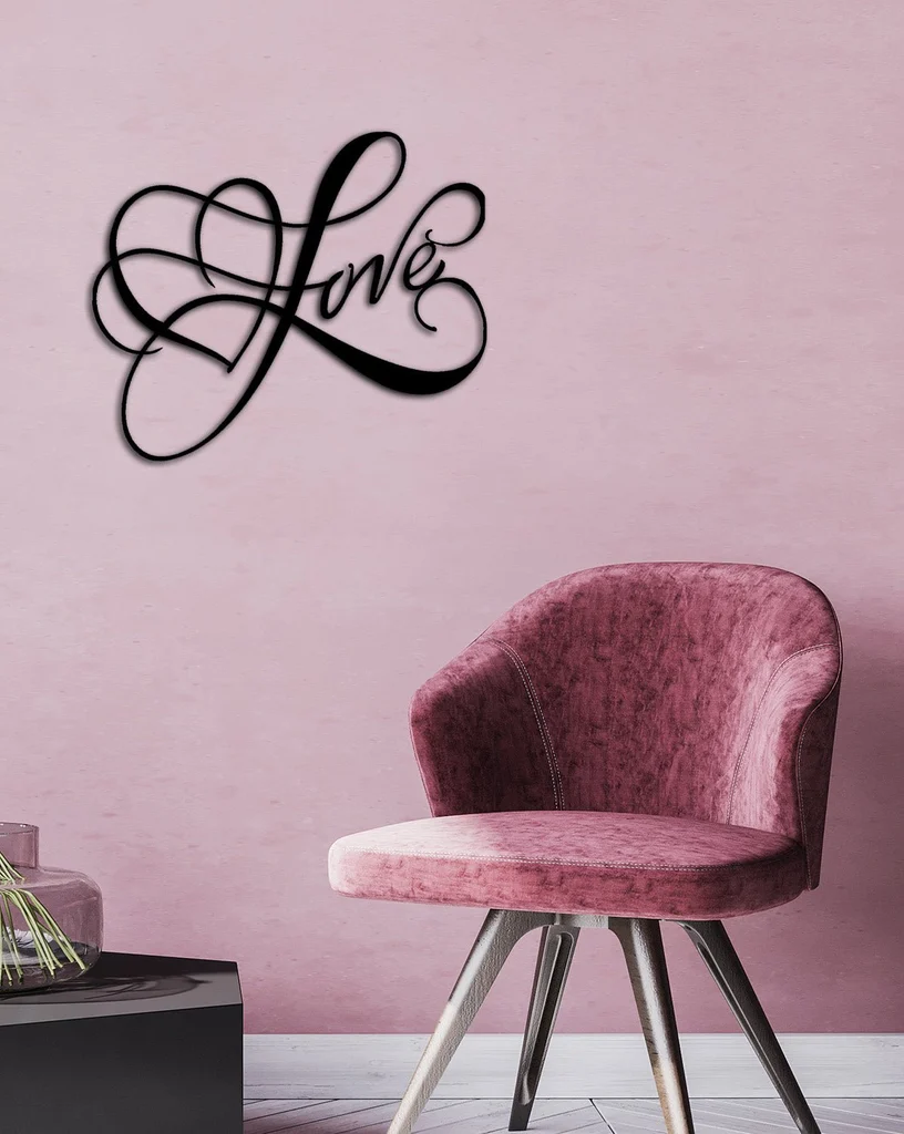 LOVE Harflerinden Kalp metal wall art