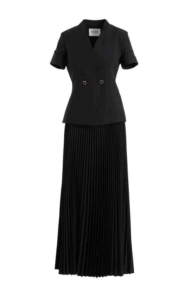 Short-Sleeve Jacket and Pleated Skirt Black Set