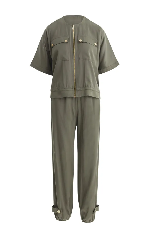 Green Set with Gathered-Waist Jacket and Gathered-Hem Trousers