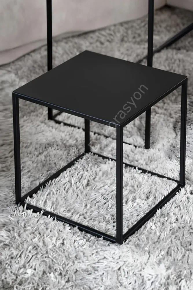 Decorative Set of 2 Nesting Side Tables