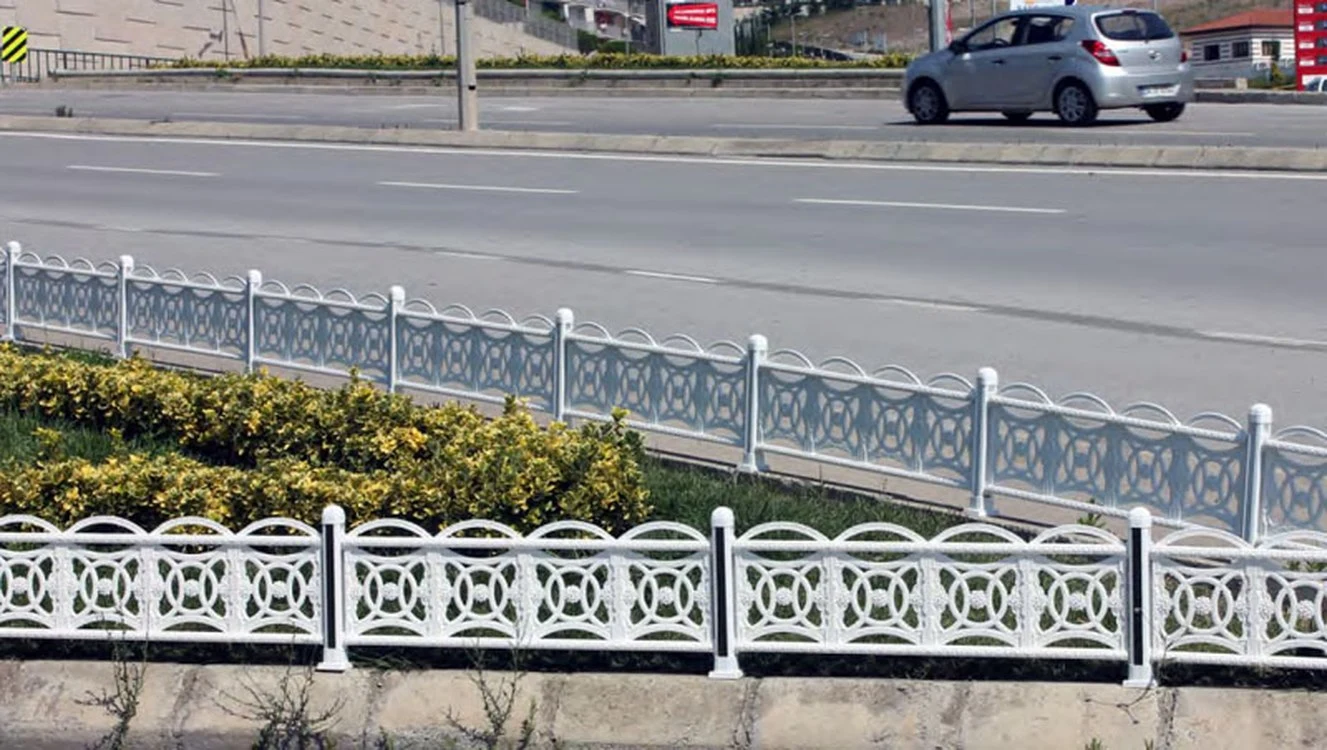 Plastic Fence Models
