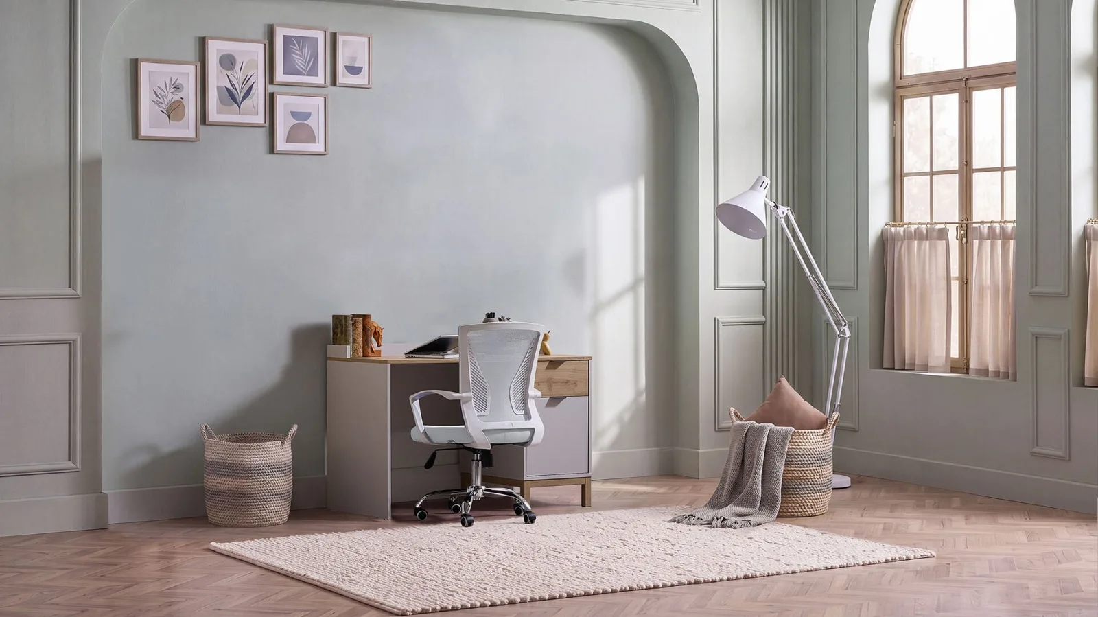 Wendy study desk