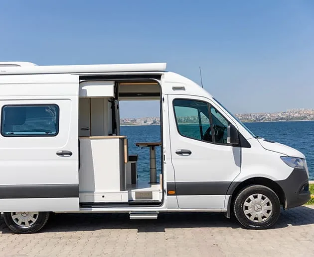 كرفان Mercedes بحجم 11 m³
