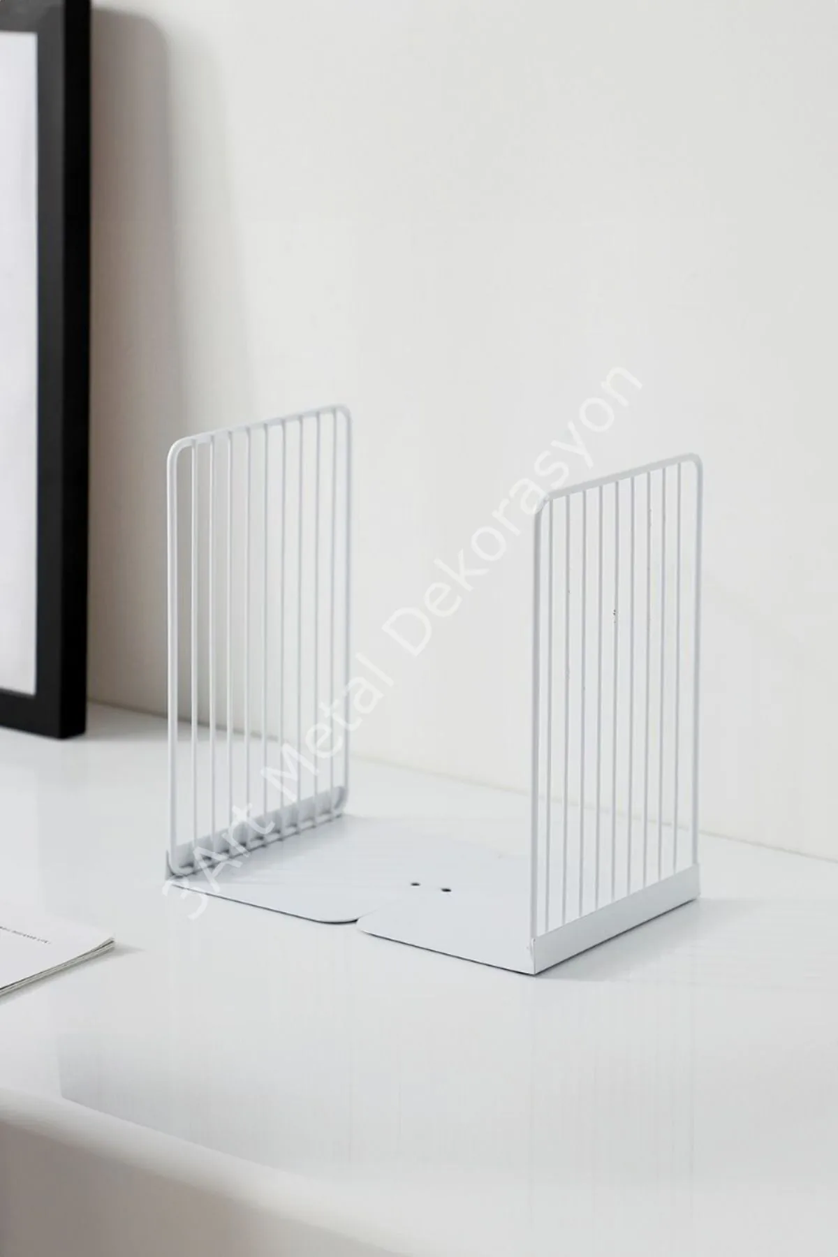 Dekoratif Metal Kitap Tutucu Raf Duzenleyici metal wall art