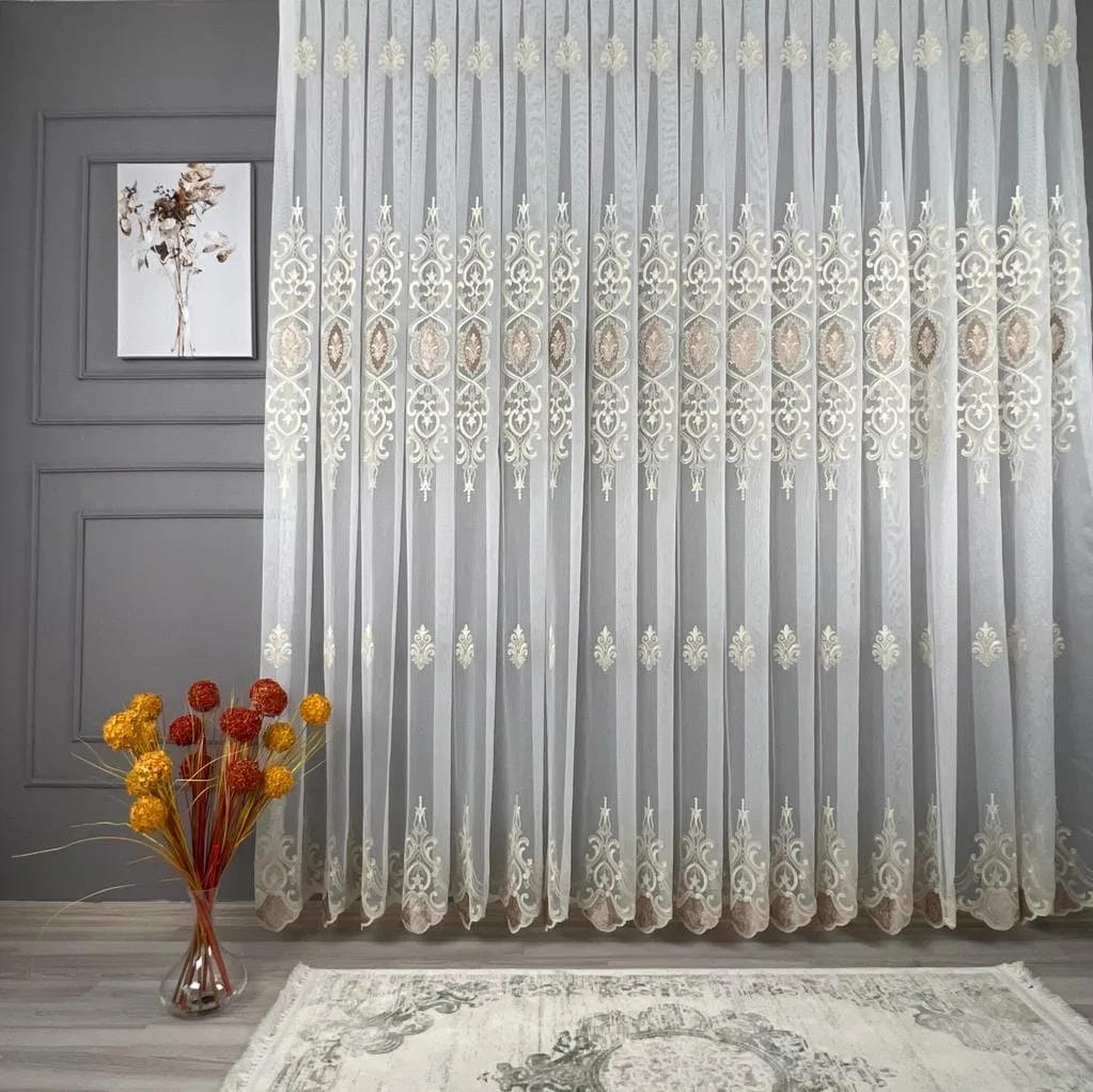 Cord-Embroidered Patterned Tulle Curtain With Center Detail