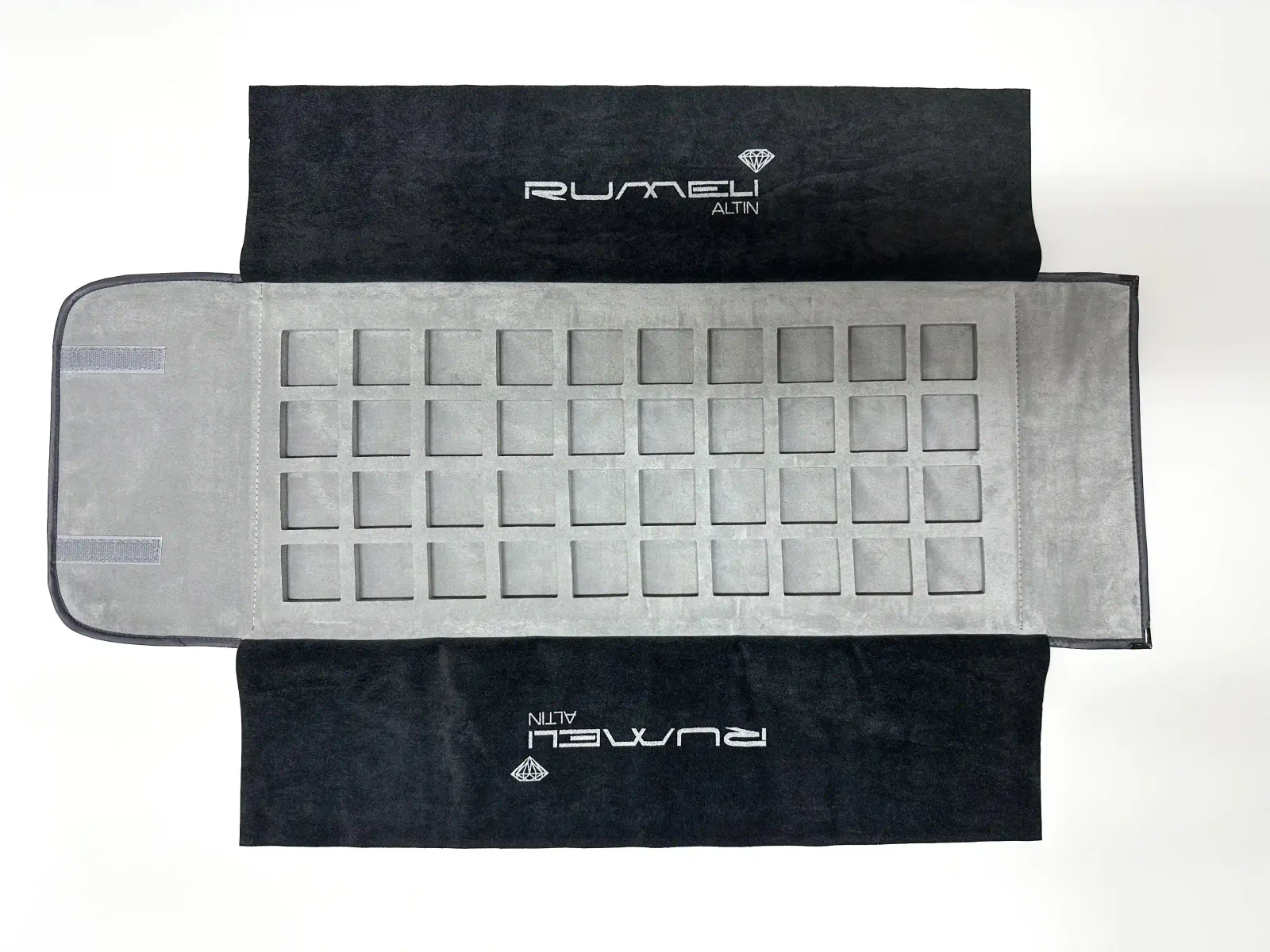 Compartment jewelry roll
