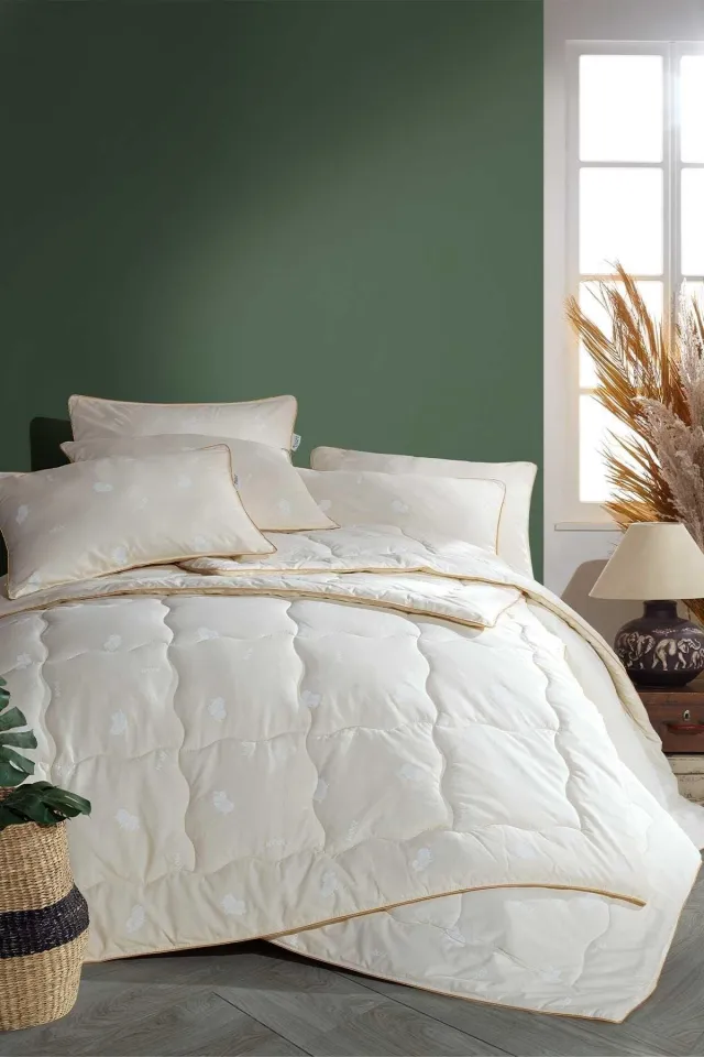 ELART Quilt Single Wool Blend Satin Piping (155x215 cm)
