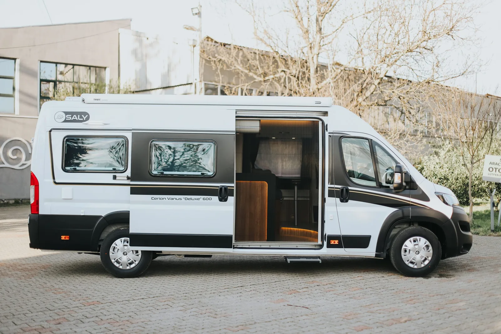 كامبر فان Cerion Vanus 640