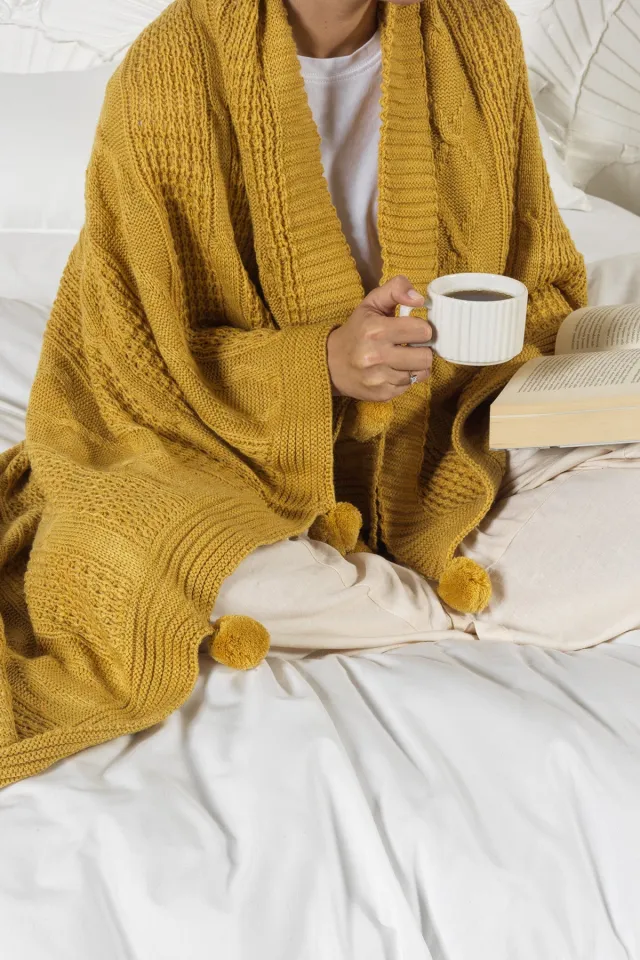 Elart Knit TV Blanket with Pom-poms (130x170 cm) Mustard