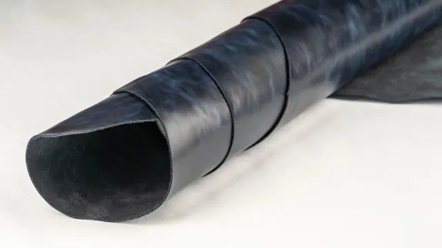 Brütüs Navy Leather