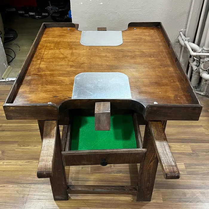 Eight-person jewellery workbench