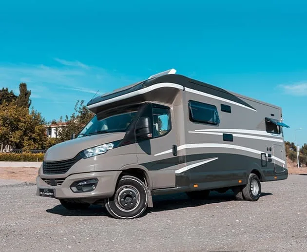 كرفان شبه متكامل Iveco Daily 2023