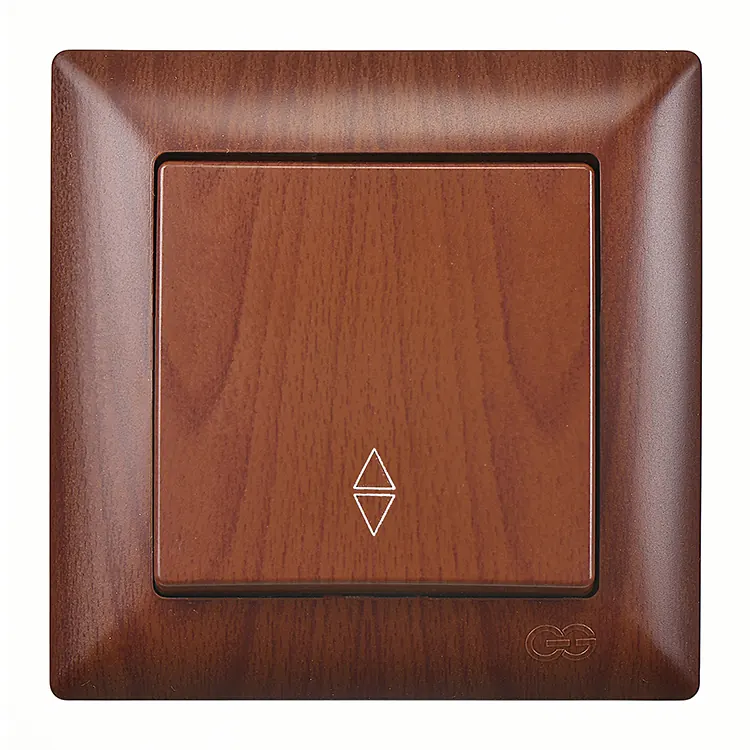 Visage Vavien, Walnut