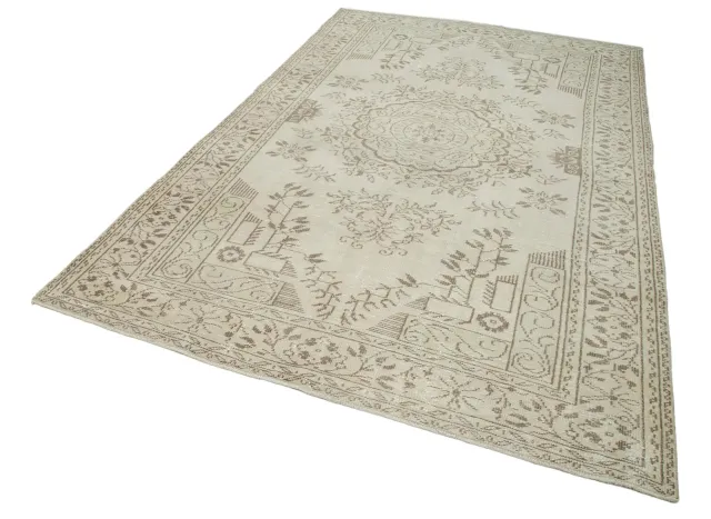 سجادة صالة كريمي بيج معتّقة بنقش ميدالية - صوف 6 م² 190×308 سم
