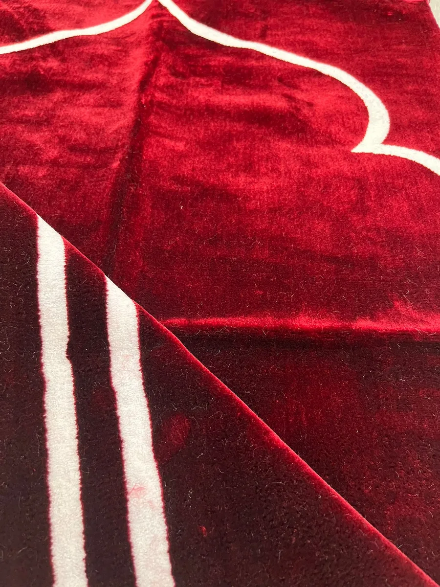 سجادة صلاة مخملية – موديل 02