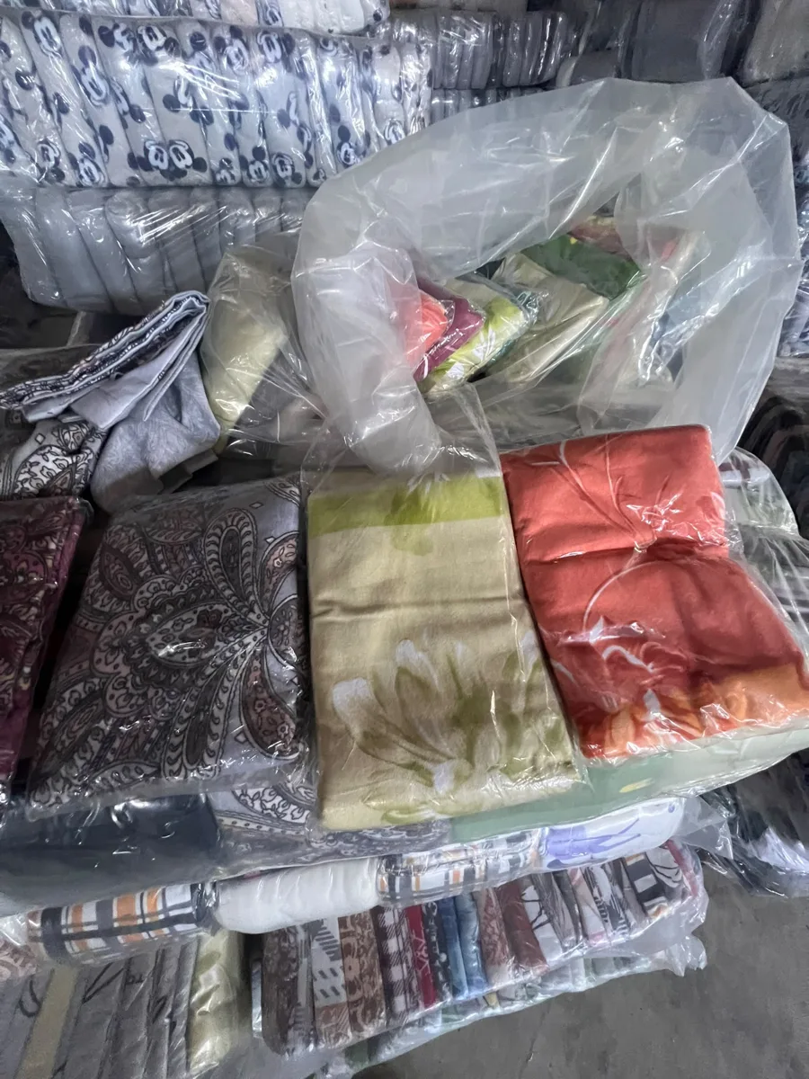 طقم أغطية سرير منقوش