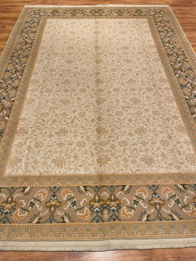 Ottoman Uşak Hand-Woven Carpet