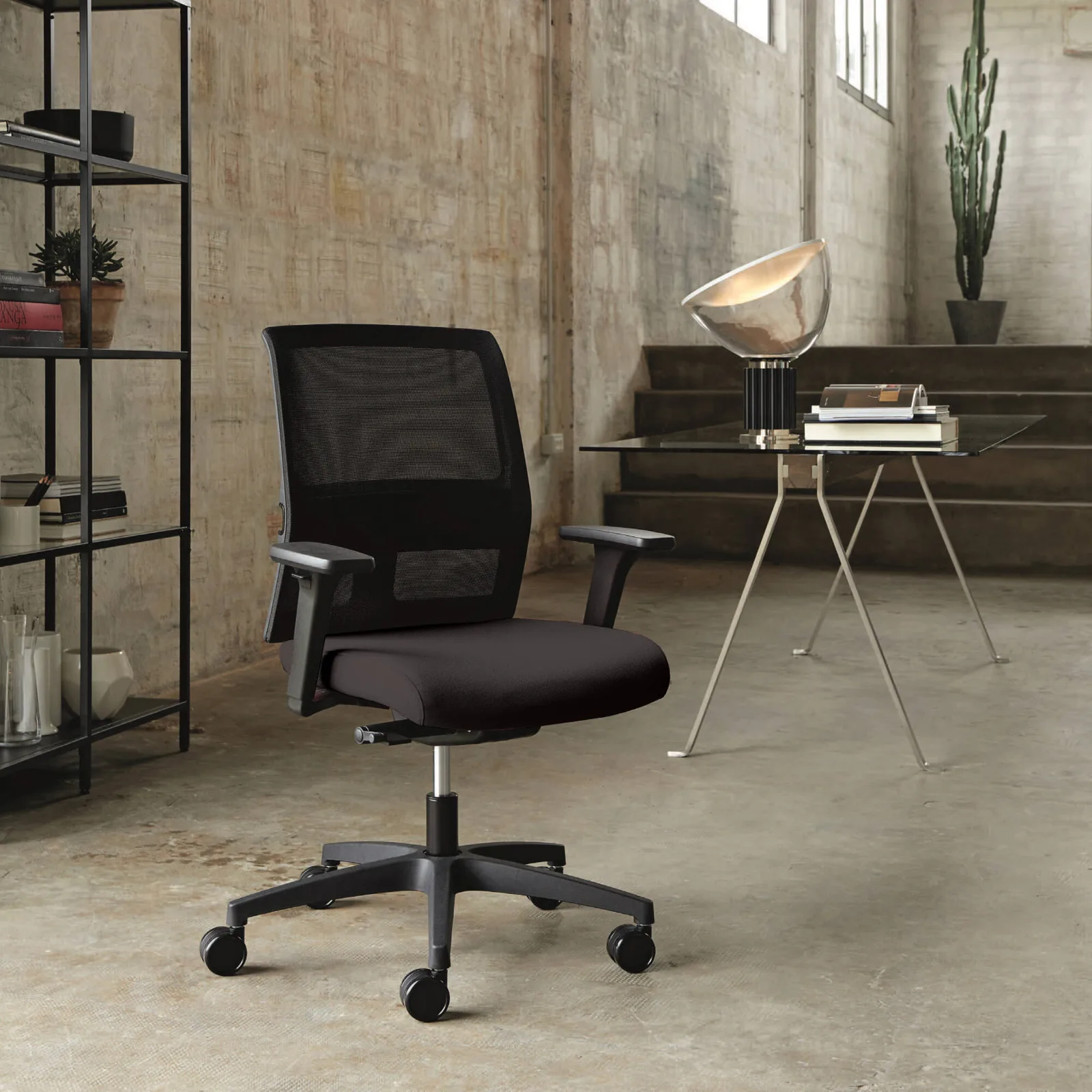 Mono Swivel Chair
