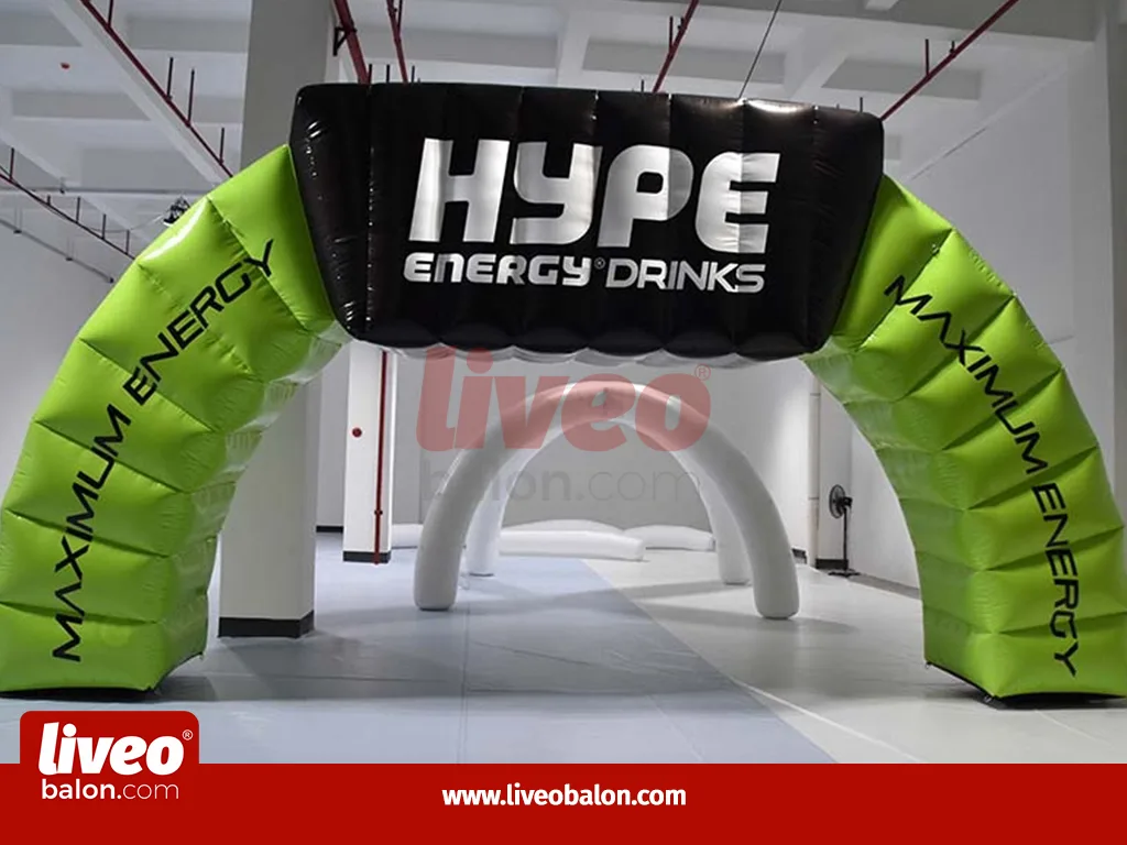 Inflatable road arch